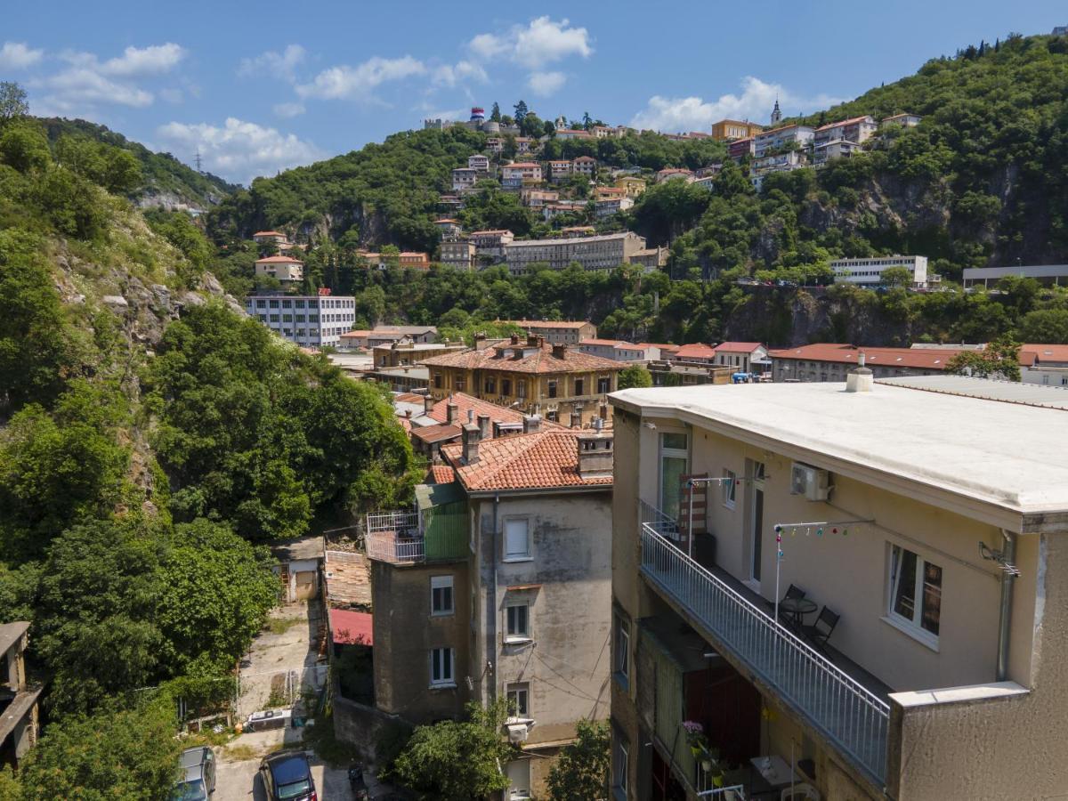Stunning Apartment In Quiet Street Near Center With Free Parking 4 Floor Rijeka Bagian luar foto